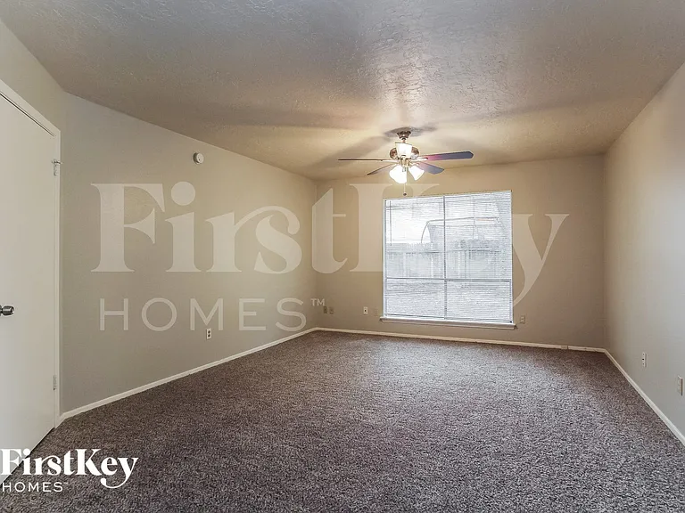 4403 Pineville Ln — Photo 9