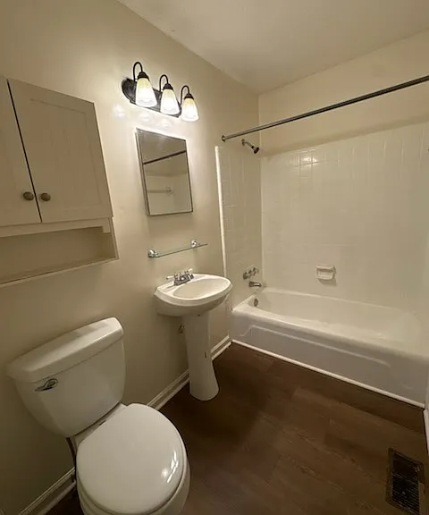 1426 S Lee St E — Photo 5