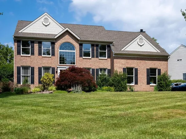 4502 Scenic View Cir, Doylestown, PA 18902