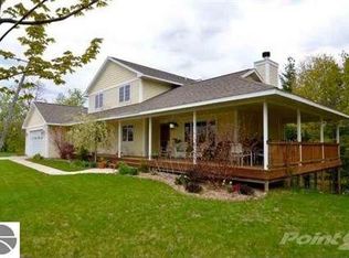 95 Cross Country Trl, Traverse City, MI 49696