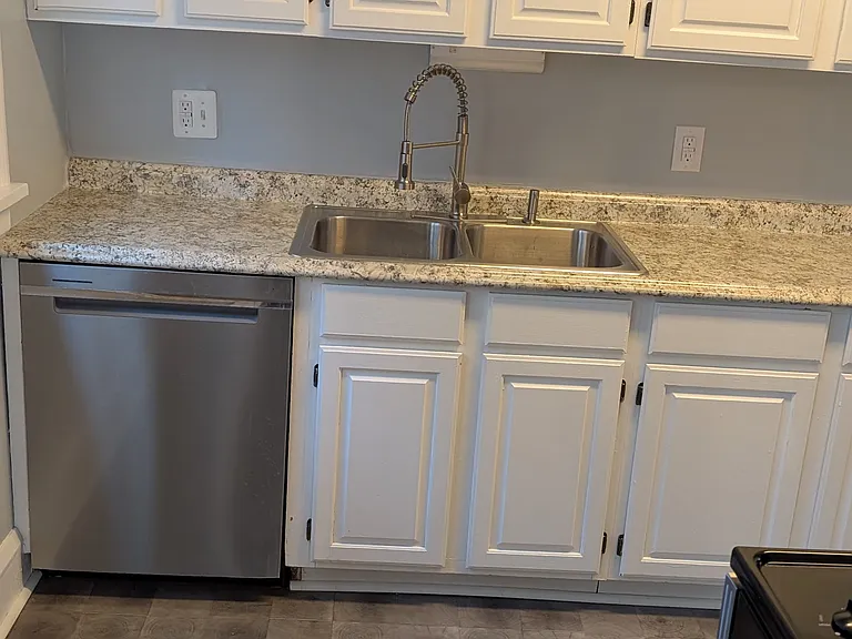 1658 Cordova Ave — Photo 19