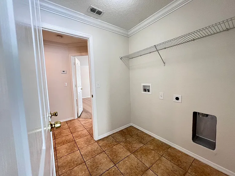 13740 Laranja St — Photo 20