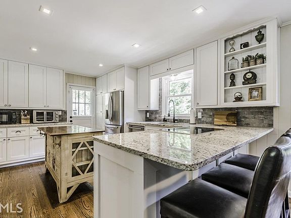 5th image of 475 Seminole Dr NE