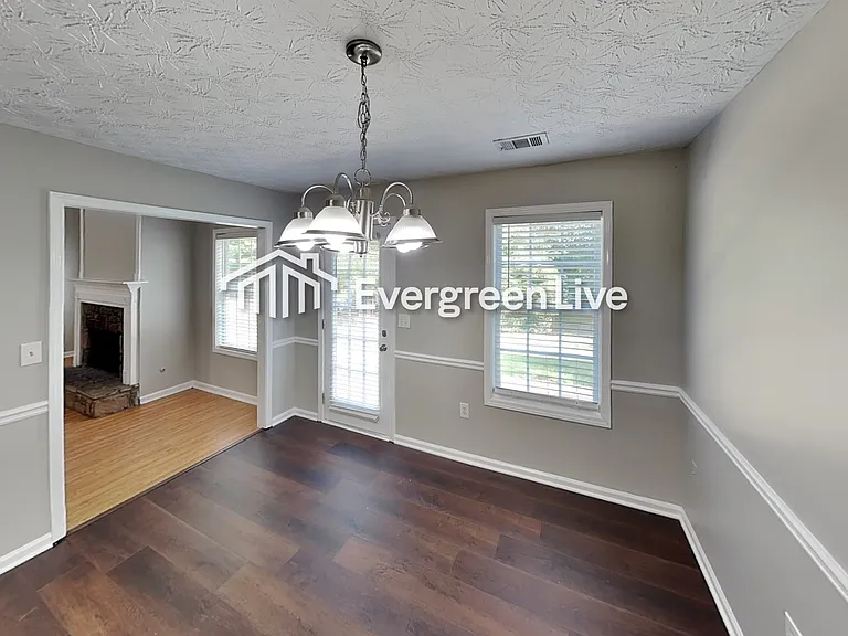105 Hugh Dr — Photo 8