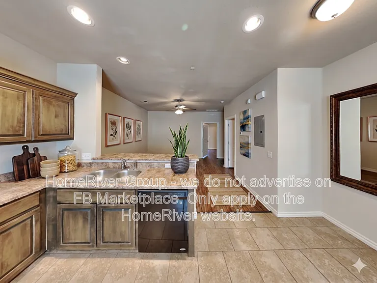 921 SW 92nd St — Photo 3
