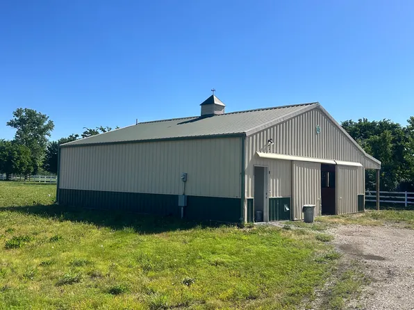 9340 SW Wanamaker Rd, Wakarusa, KS 66546
