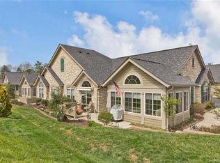 273 Summerfield Pl, Flat Rock, NC 28731