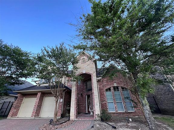 3rd image of 12119 Lismore Lake Dr