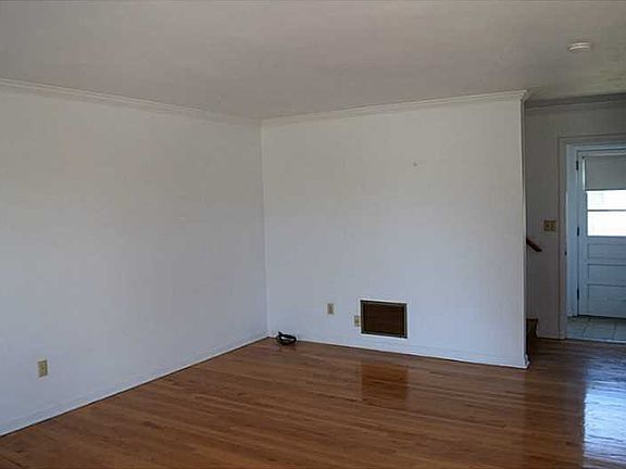 3rd image of 110 61st St #A