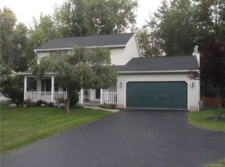 371 Dodge Rd, Getzville, NY 14068