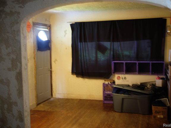 4th image of 2621 Raskob St