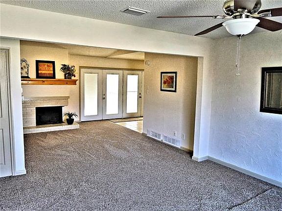 4th image of 218 Centennial Dr