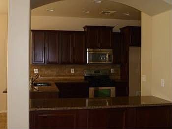 5th image of 2312 E Wayland Dr