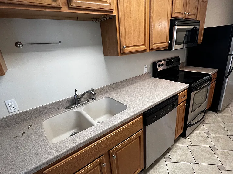 3007 Park Ave #5 — Photo 2