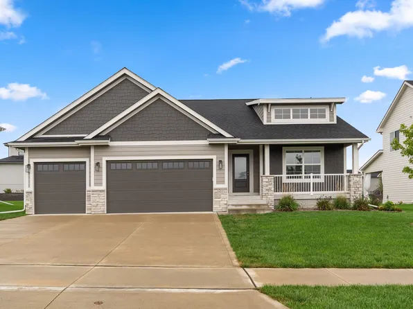 901 NE 21st St, Grimes, IA 50111