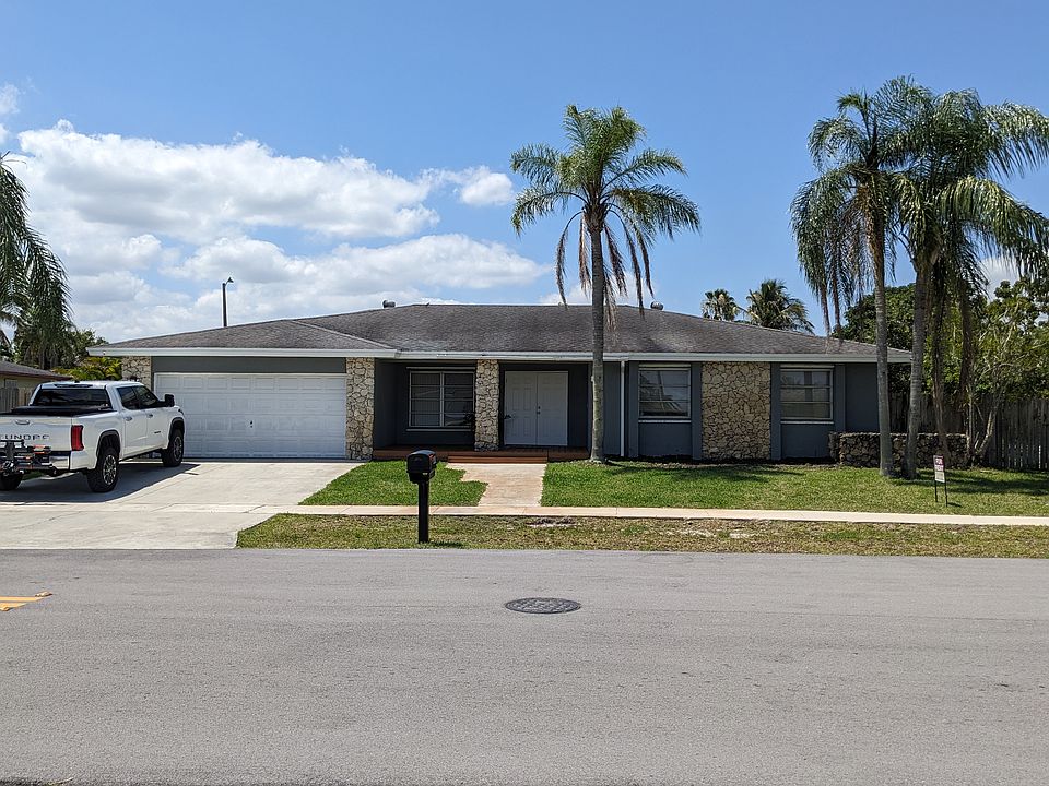 1st image of 444 Sailboat Cir