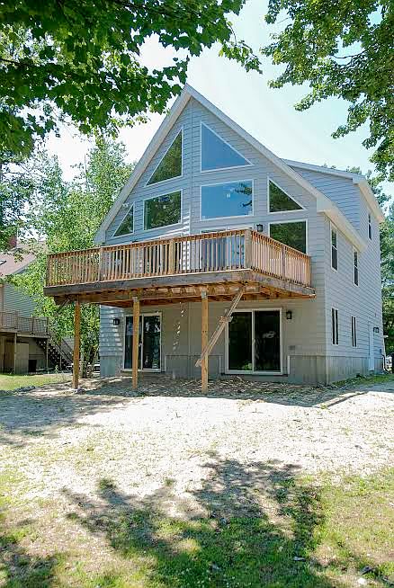 2nd image of 15 Myrtle Dr