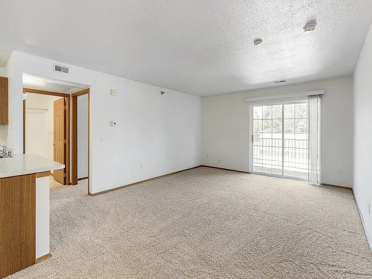 Platinum Valley Apartments — Photo 67