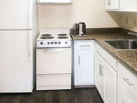 2nd image of 2601 Delano Ave #Del-15