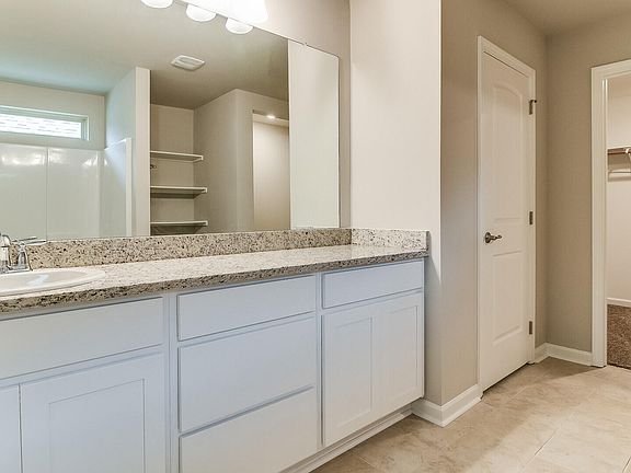 4th image of 658 Griffiths Ct