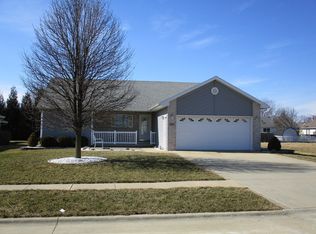 225 Raleigh Ave, Bradley, IL 60915