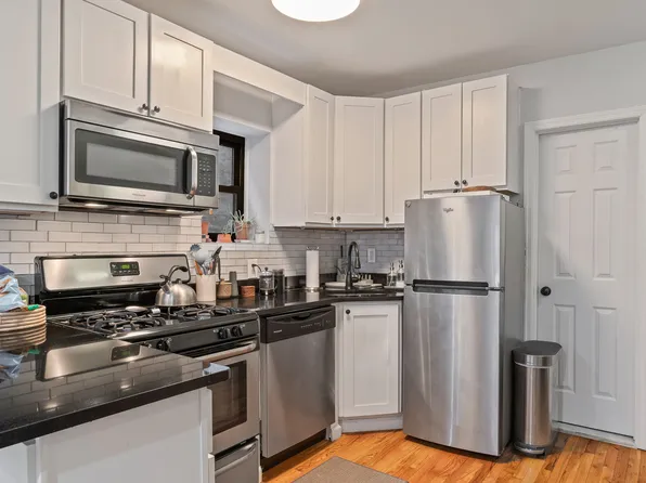 43 Underhill Avenue image 1 of 9