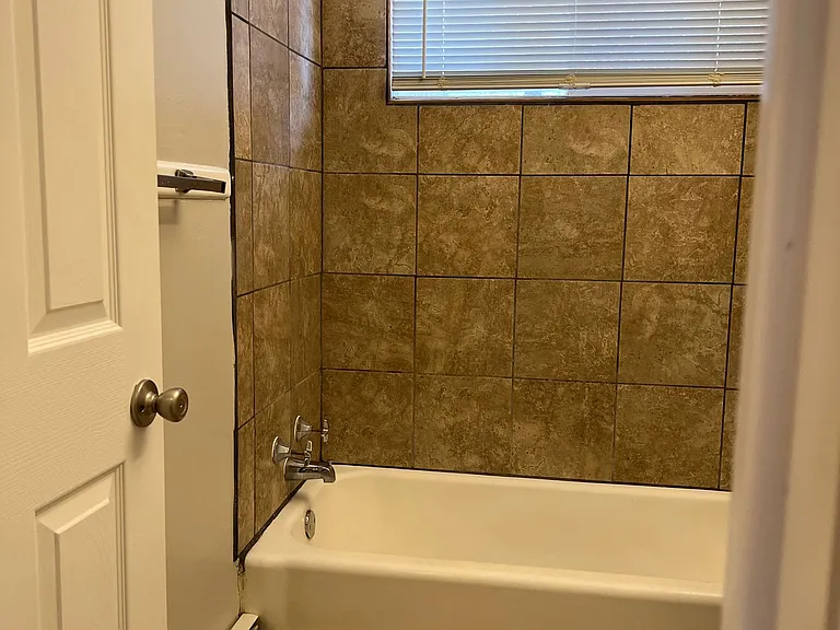 Golden Valley Apartments — Photo 7