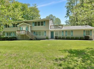 253C Maple Rd, Valley Cottage, NY 10989