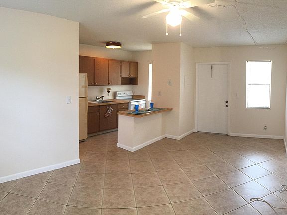 4th image of 116 NE 9th St #17790521