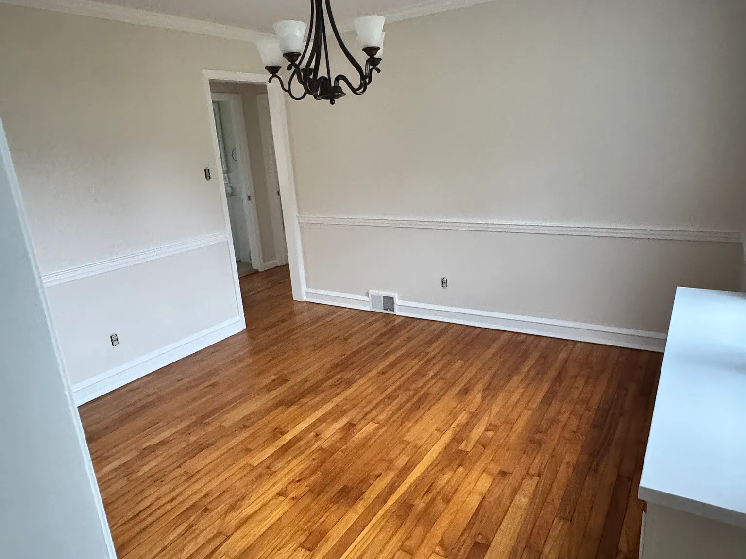 2 bed, 912 sqft, $2,500 — Photo 4