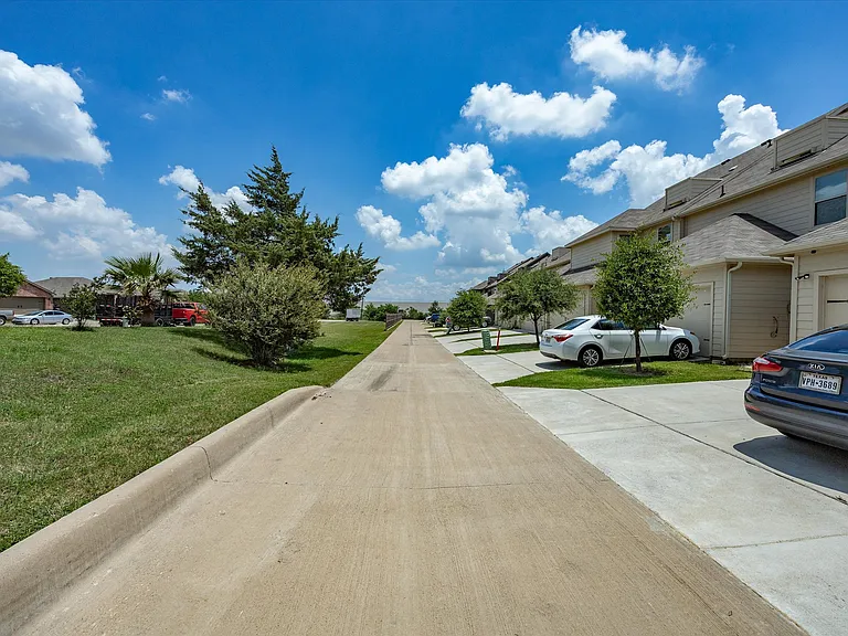 420 Milverton Dr — Photo 27
