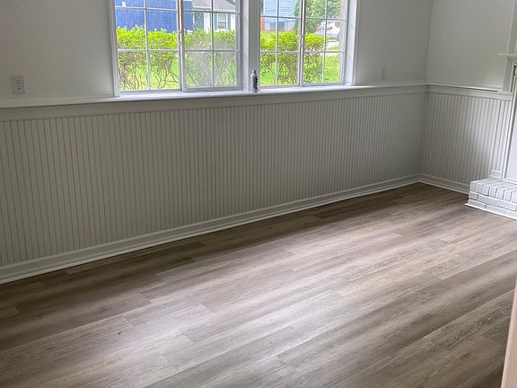 2nd image of 305 Hembree Forest Cir Unit 2