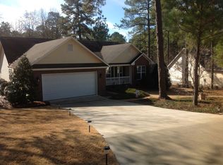 15 Lake View Dr E, Pinehurst, NC 28374