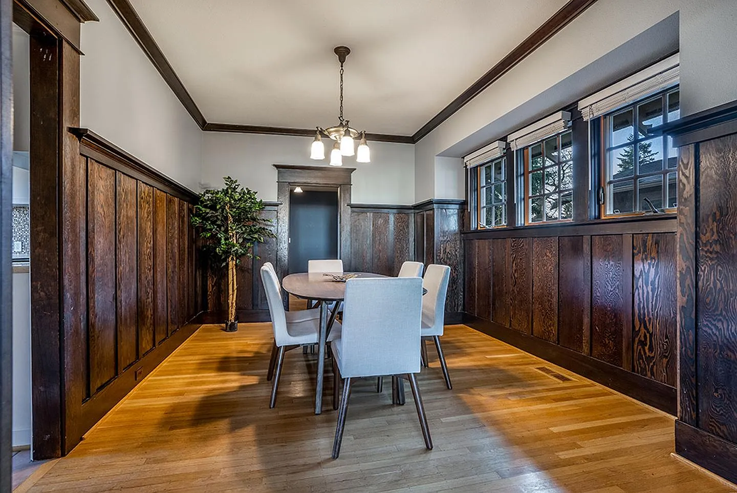 Stunningly updated Westmoreland home by Reed College — Photo 4