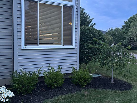 2nd image of 1421 Abbey Ln