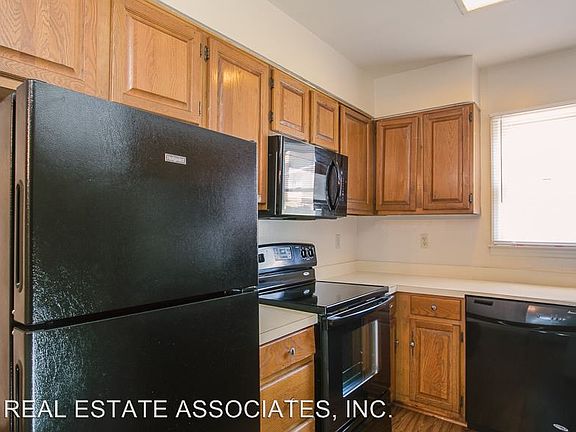 2nd image of 903 Kendall Dr