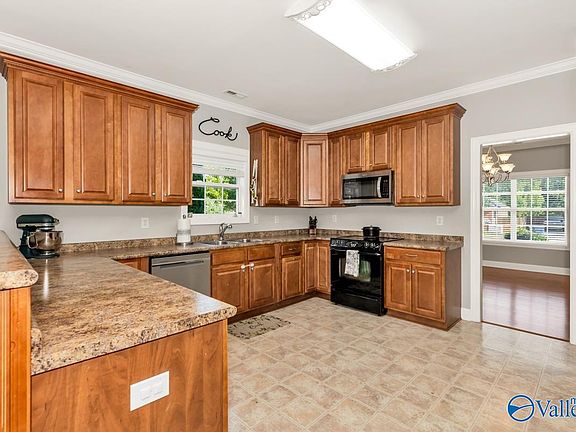 5th image of 8817 Belle Mor Dr NW