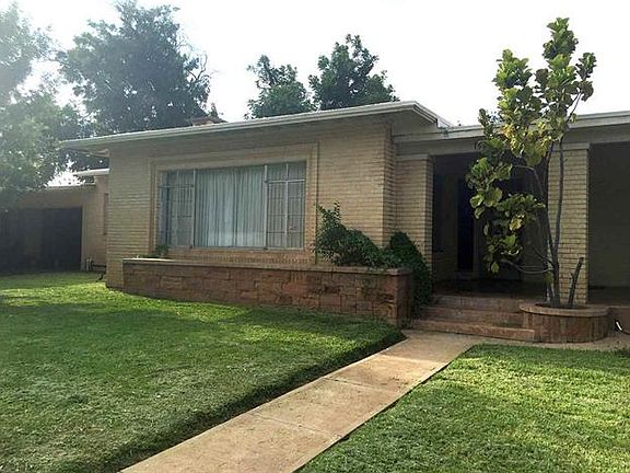 2nd image of 1020 Chihuahua St