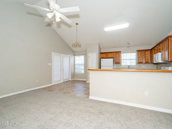 4th image of 18035 Allen Rd