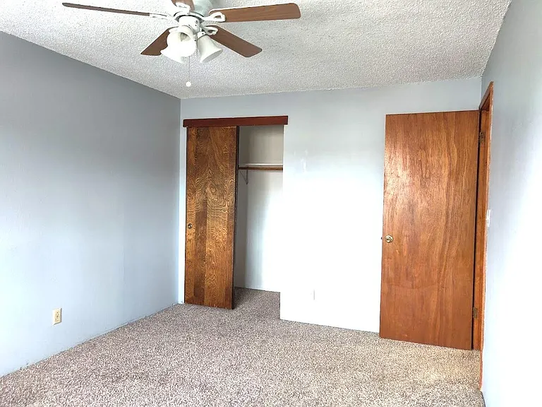 1695 NW Division St #6 — Photo 14