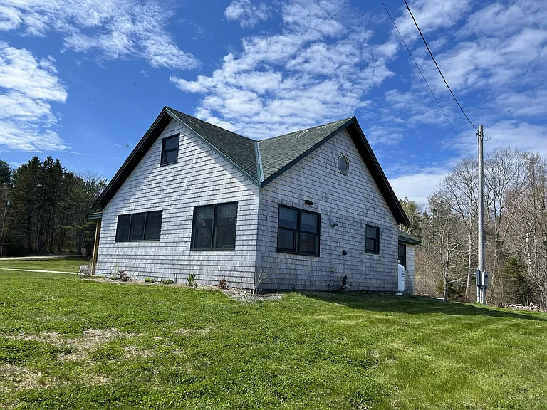 3 Morris Ave — Photo 37