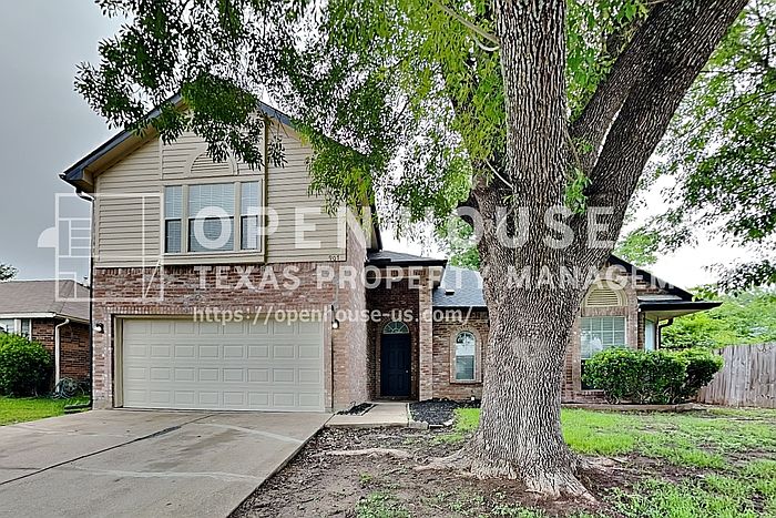 1st image of 907 Tennis Villa Dr