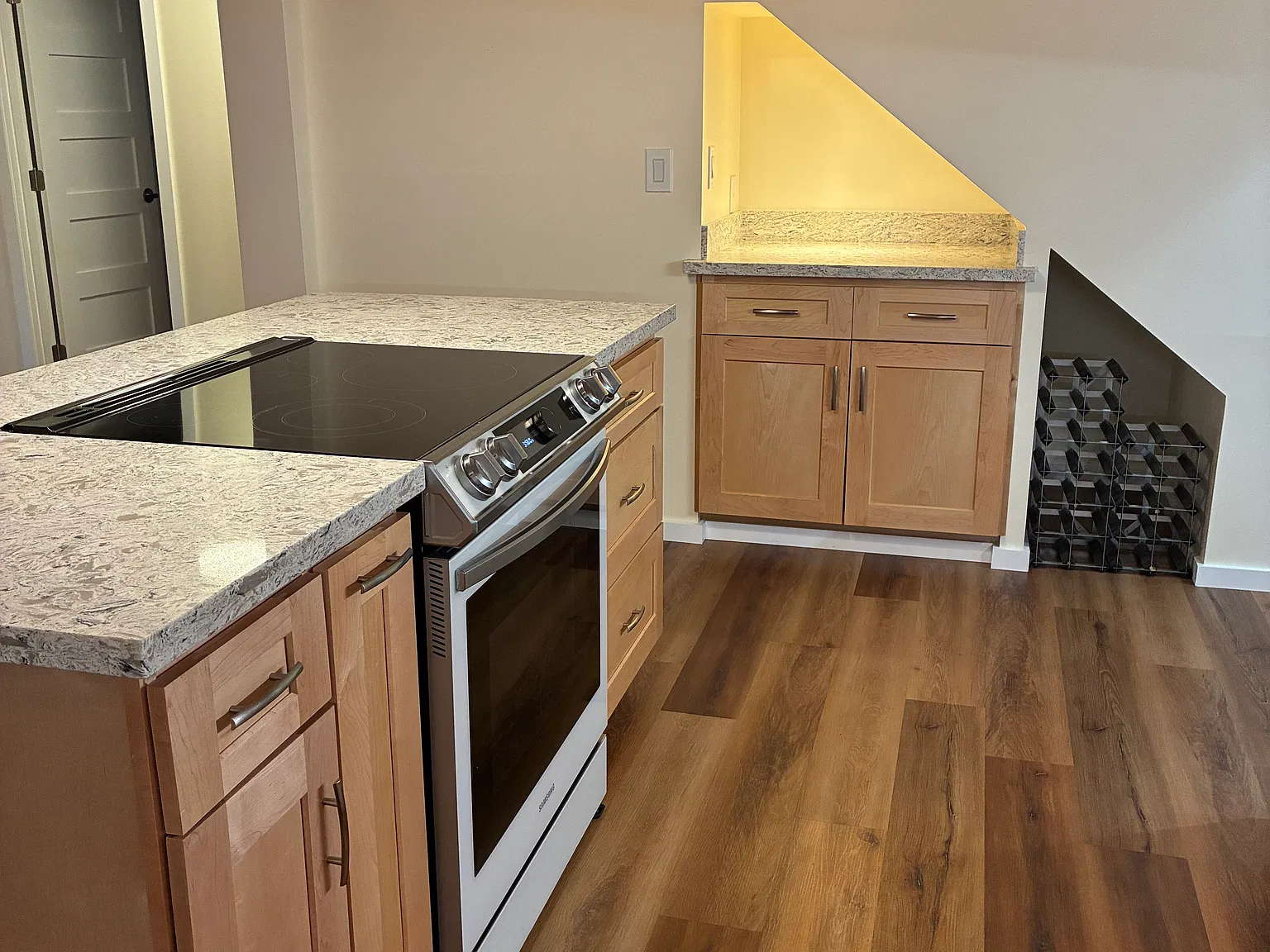 2 bed, 1300 sqft, $3,135 — Photo 3