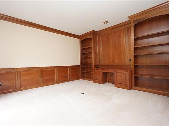 4th image of 9947 Mistymorn Ln