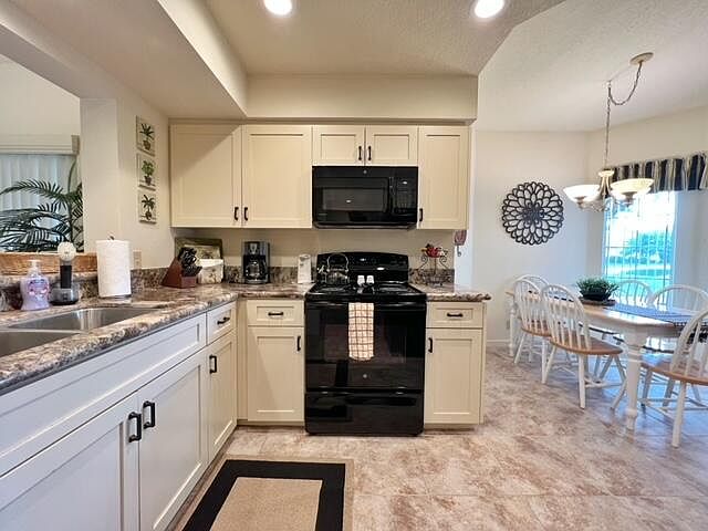 1st image of 182 Torrey Pine Dr