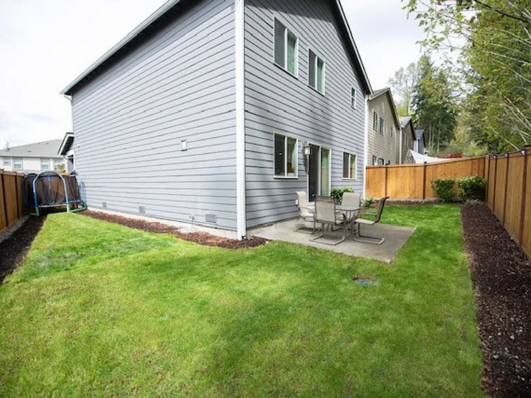 1118 Swan Loop — Photo 18