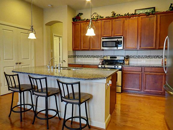 5th image of 19422 Bronte Springs Ct
