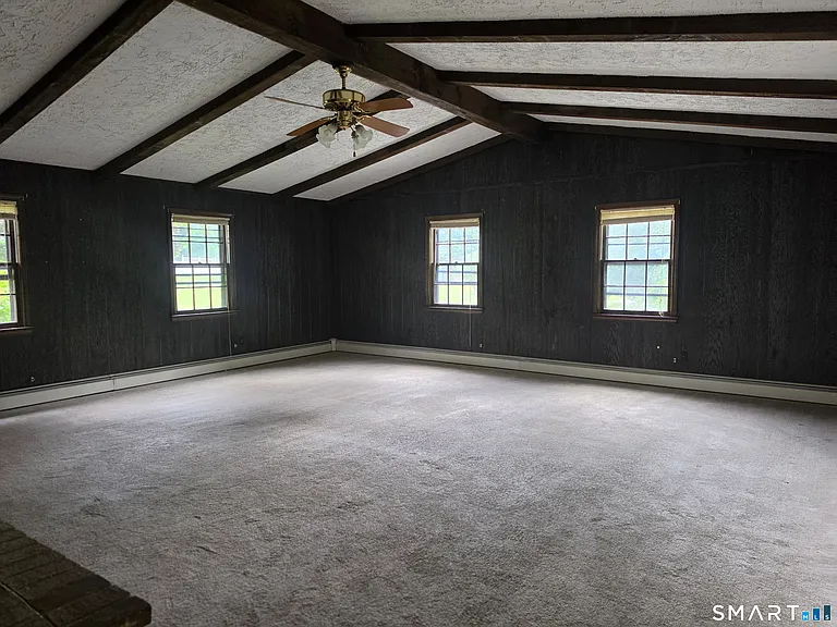 8 Squire Ln — Photo 16