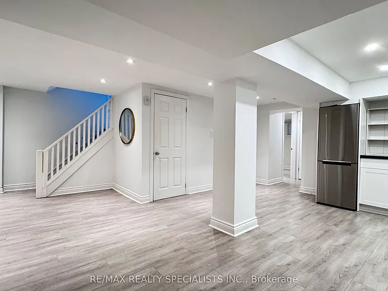 131 Searle Ave #BASEMENT — Photo 18