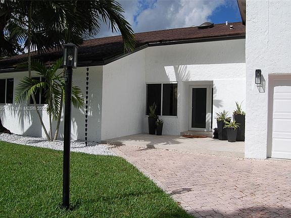 5th image of 11220 SW 131st Ave #0